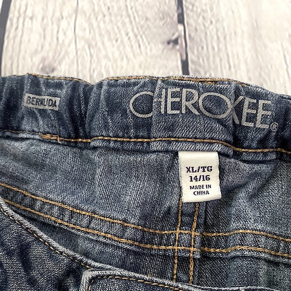 y2k Dark Wash Jean Shorts 💙 - Picture 3 of 9